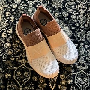 NWOT APL Women's TechLoom Bliss
